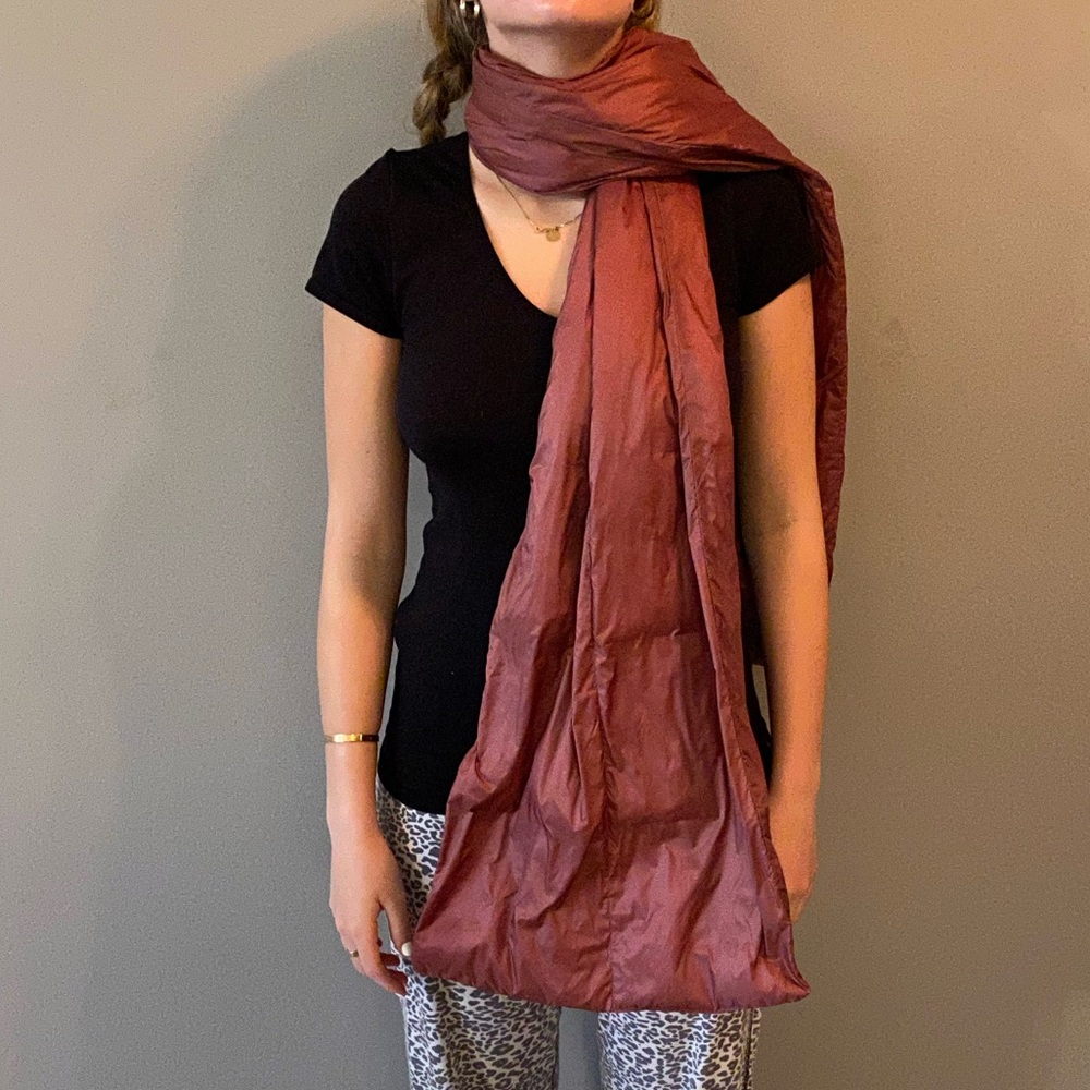 Massimo Dutti Scarf. Beautiful
Brown/purple color. Down filled.